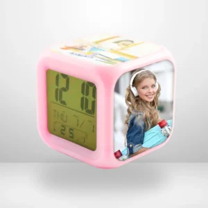 שעון מעורר עם תאורה מתחלפת